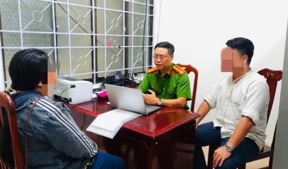 Nghi bao hanh,  su dung tre em,  Ban hang rong anh 1