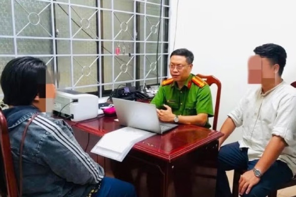 Cong an xac minh vu viec nghi bao hanh, su dung tre em ban hang rong o TP.HCM hinh anh