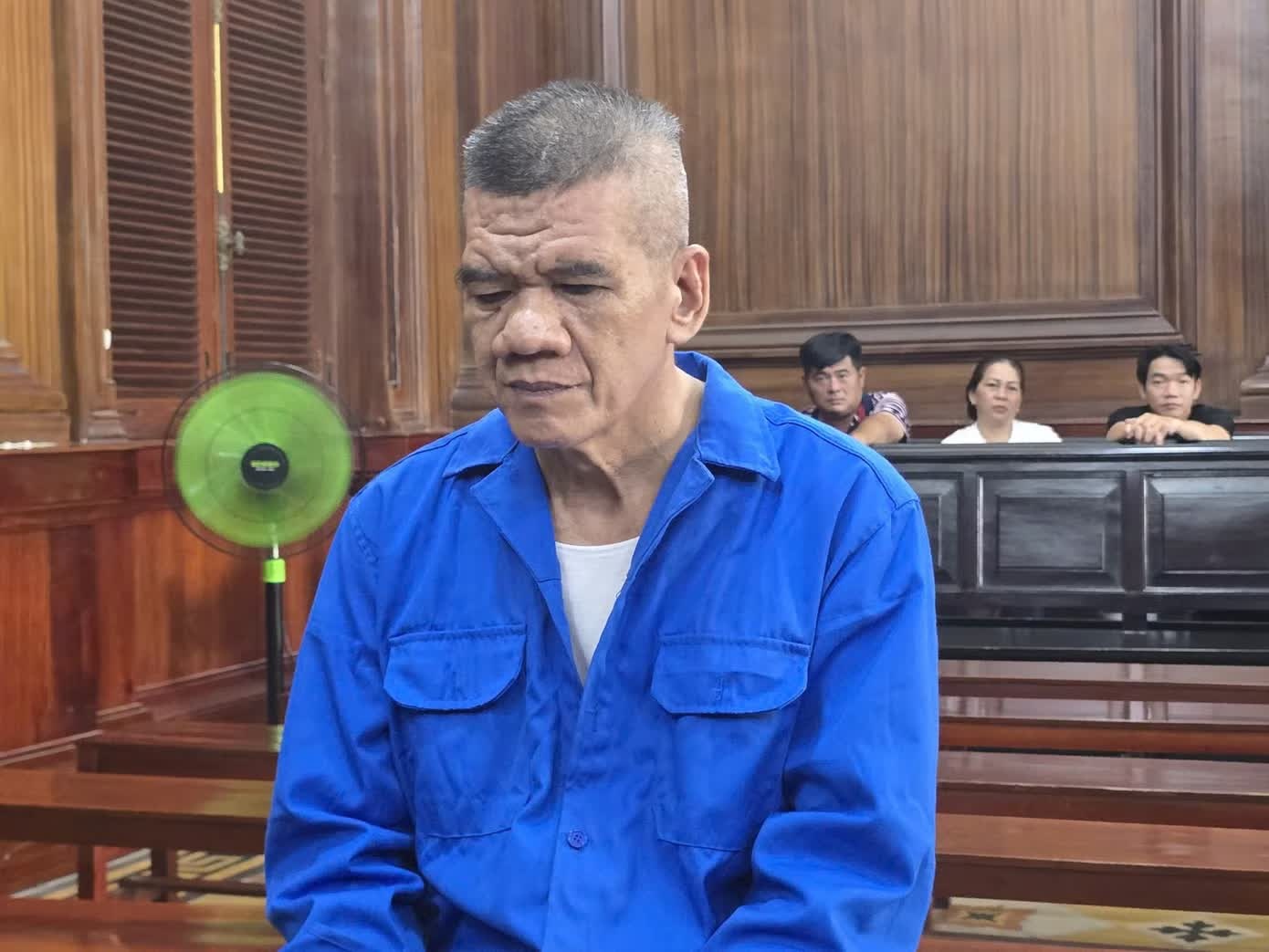 Truy sat em,  Tranh chap dat dai anh 1