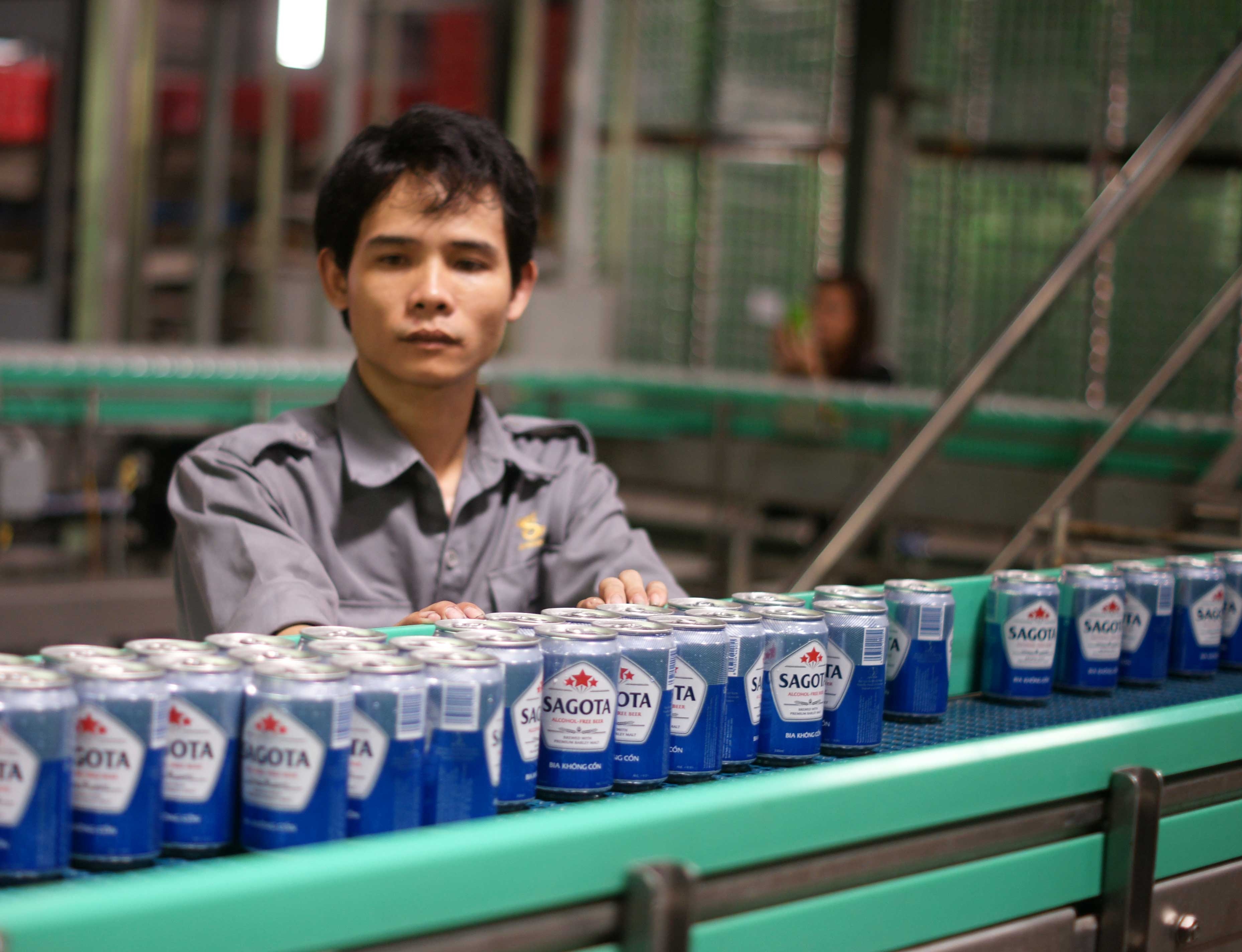 Bia uong khong say o Viet Nam duoc san xuat nhu the nao? hinh anh