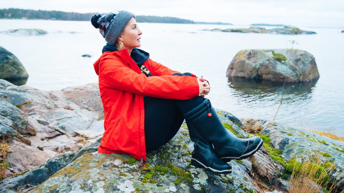 Dao cam dan ong sap khanh thanh tai Phan Lan hinh anh