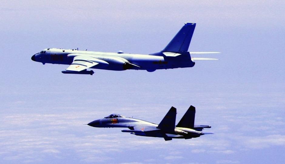 May bay nem bom Trung Quoc dien tap von quanh Dai Loan hinh anh