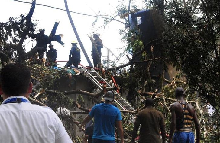 May bay cho 104 hanh khach vuong day dien cao the truoc khi roi o Cuba hinh anh