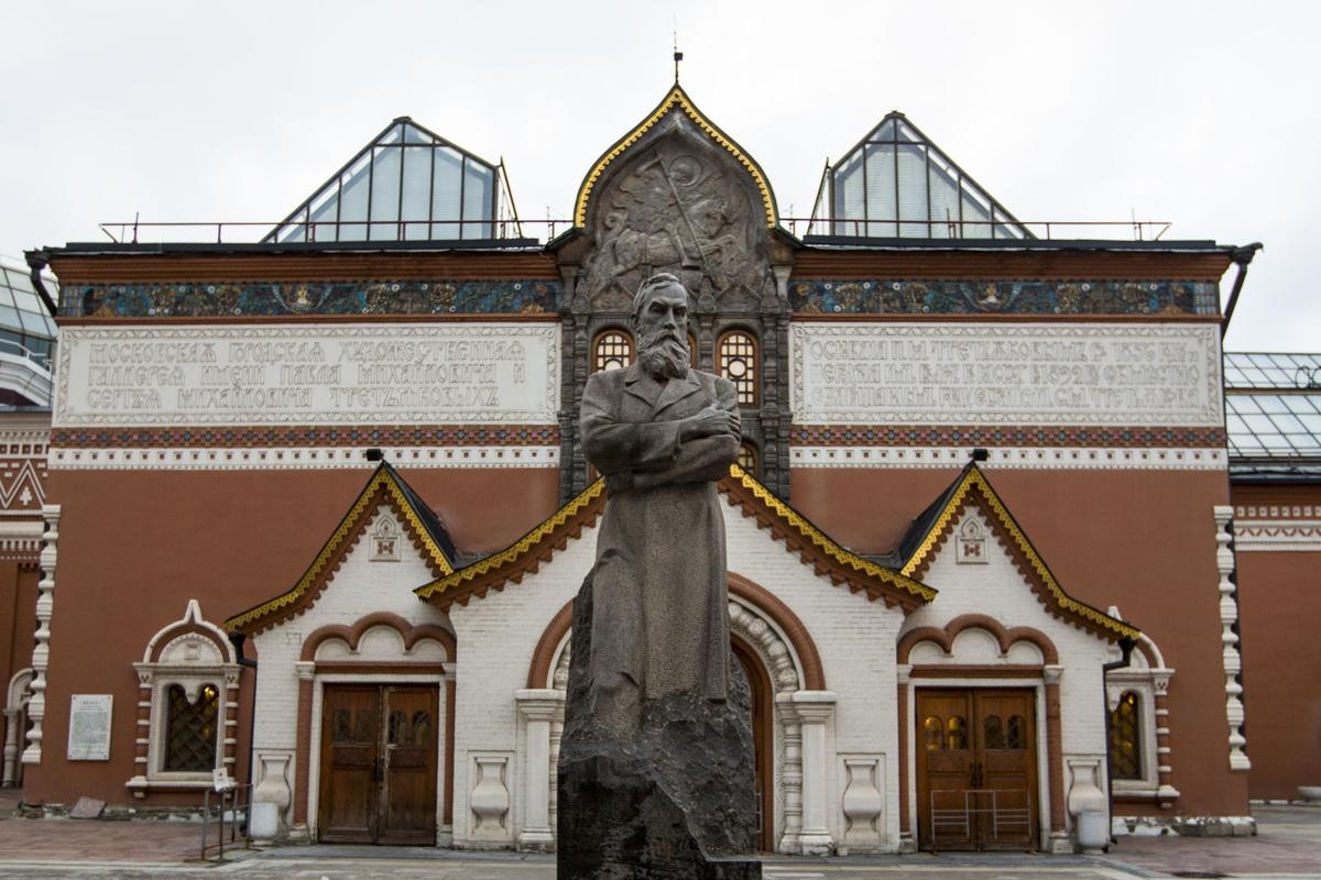 phá hoại tại triển lãm Nga ảnh 2 pha hoai tai trien lam Nga anh 2