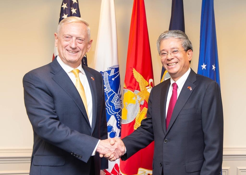 Dai su Pham Quang Vinh hoi kien Bo truong Quoc phong My James Mattis hinh anh