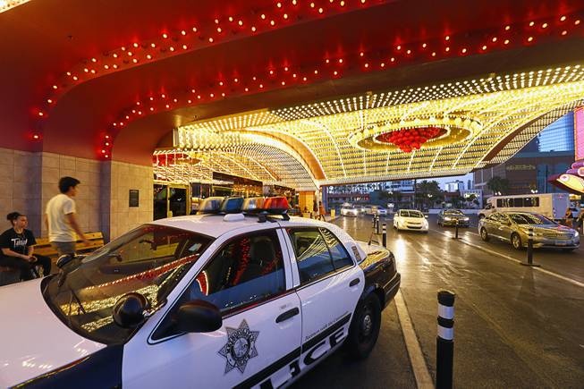 Khach san treo thuong 10.000 USD de tim nghi pham giet 2 nguoi Viet hinh anh