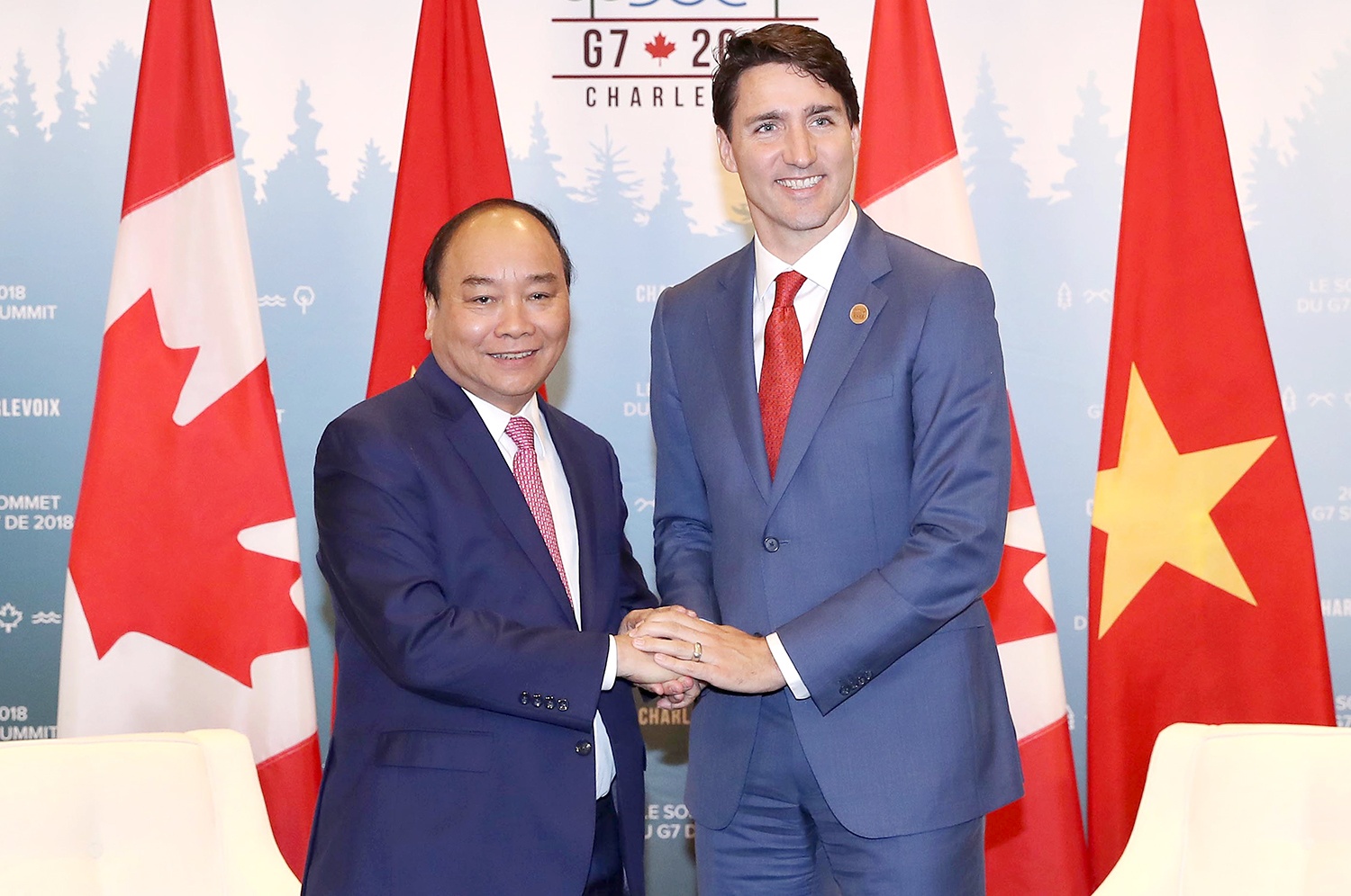Thu tuong Nguyen Xuan Phuc hoi dam voi Thu tuong Canada hinh anh