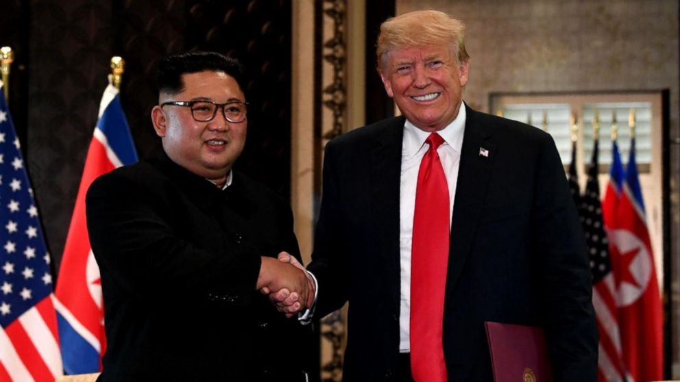 Bo truong Phap lo ong Trump 'om' Trieu Tien, xa dong minh hinh anh