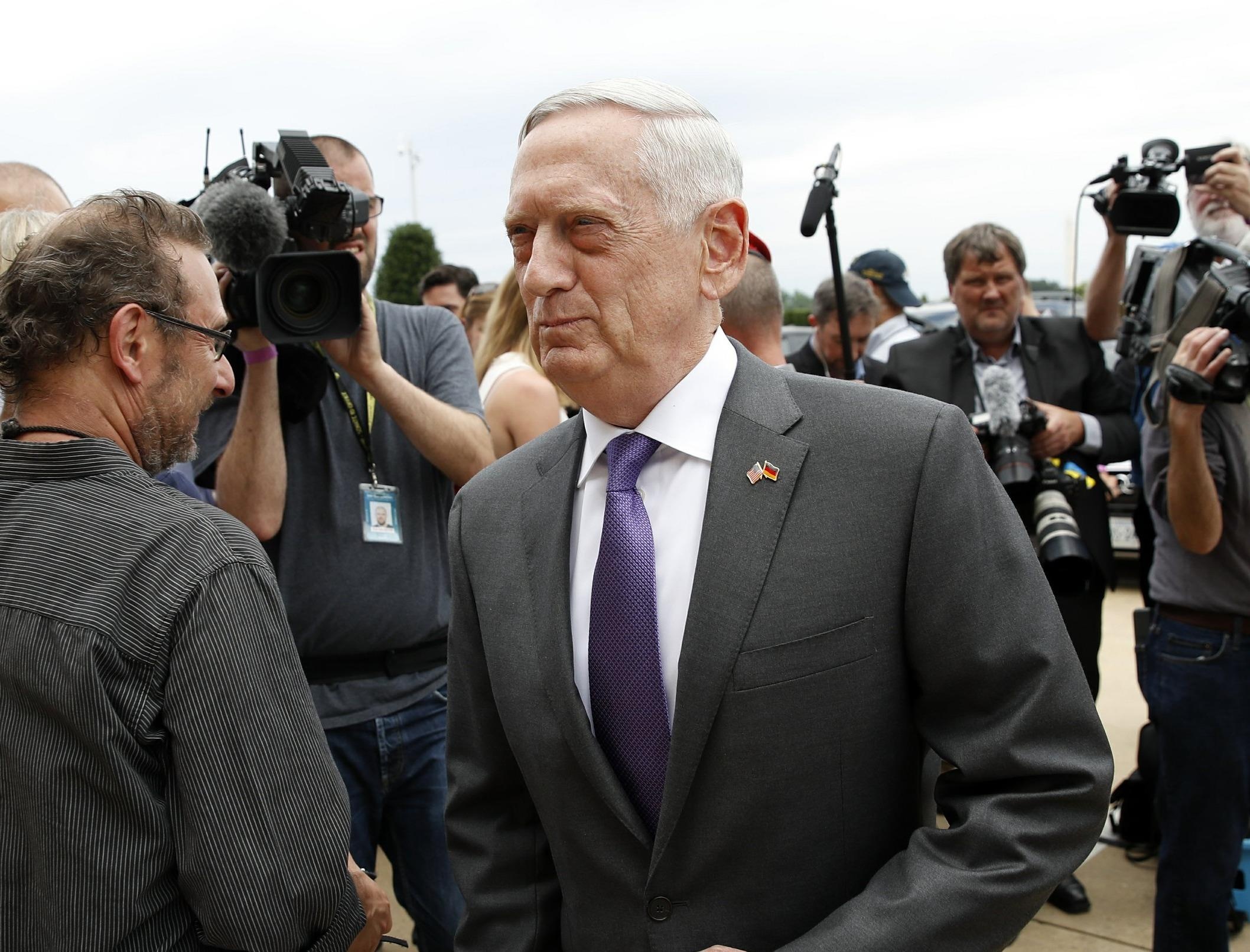 Bo truong Quoc phong My bat ngo diu giong truoc chuyen tham Trung Quoc hinh anh