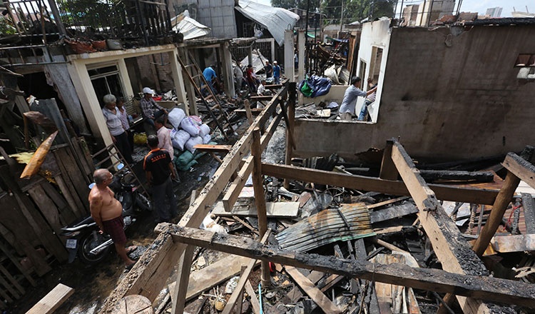 cháy khu nhà người gốc Việt ảnh 2 chay khu nha nguoi goc Viet anh 2