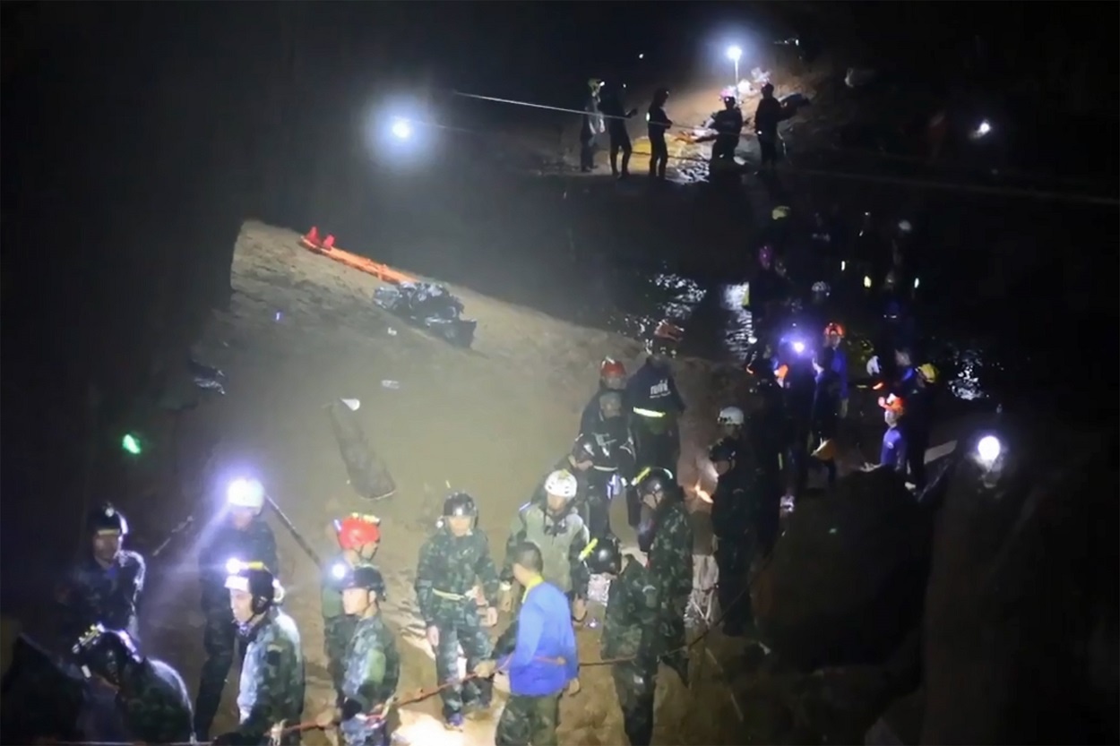 giải cứu đội bóng Thái ảnh 8 giai cuu doi bong Thai anh 8