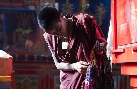 Nha su chuan bi cho mua dong co doc tren day Himalaya hinh anh