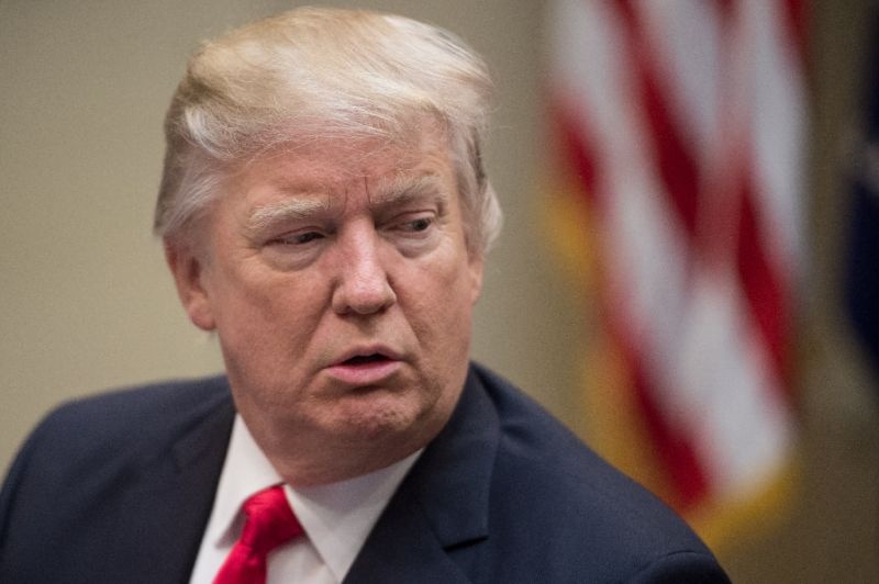 Them nghi an TT Trump co con roi voi nguoi giup viec bi em nhem hinh anh