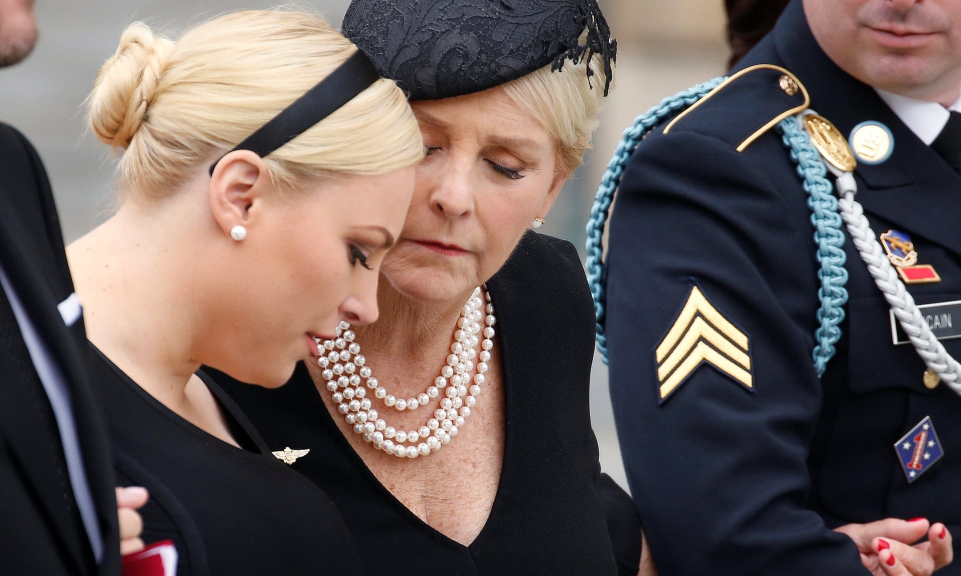 tang le John McCain anh 6