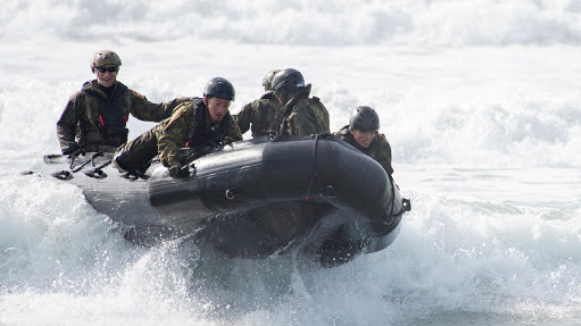 Thuy quan luc chien Nhat lien tiep tap tran de doi pho Trung Quoc hinh anh