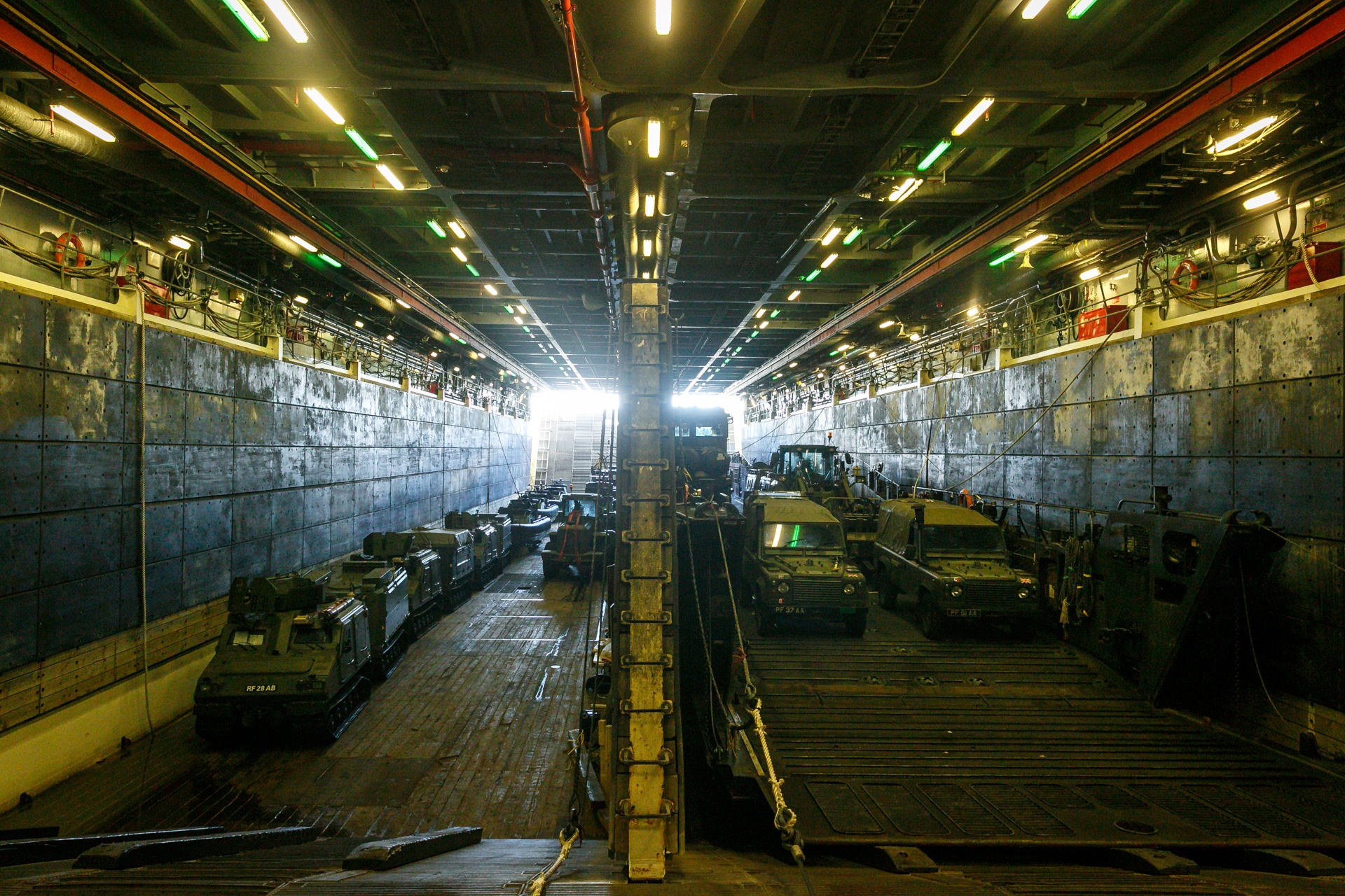 tau Anh den TP.HCM anh 10