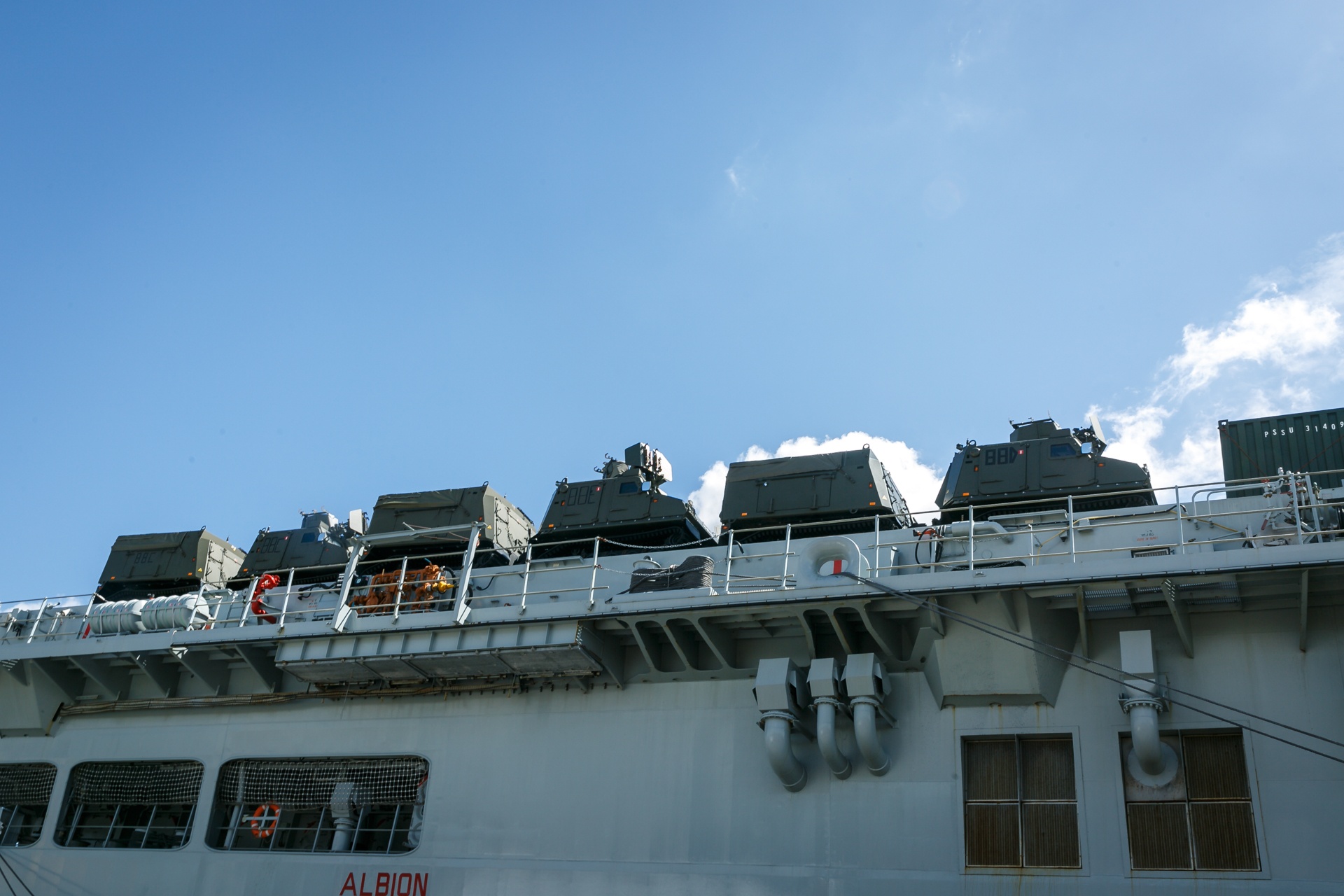 tau Anh den TP.HCM anh 2