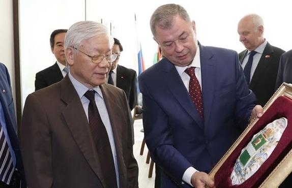 Roi Moscow, Tong bi thu Nguyen Phu Trong den tham tinh Kaluga hinh anh