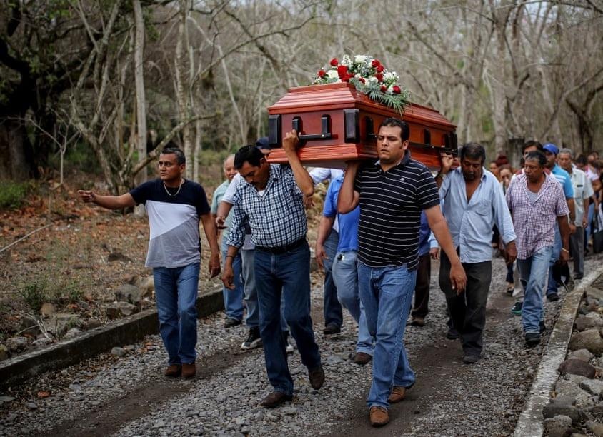 Canh sat Mexico phat hien mo tap the voi 166 so nguoi hinh anh