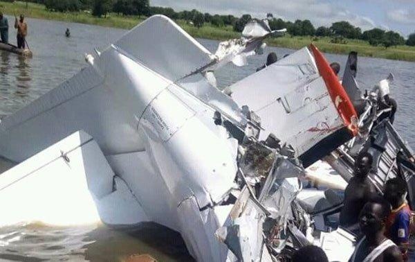 May bay lao xuong song o Nam Sudan, hon 17 nguoi tu vong hinh anh