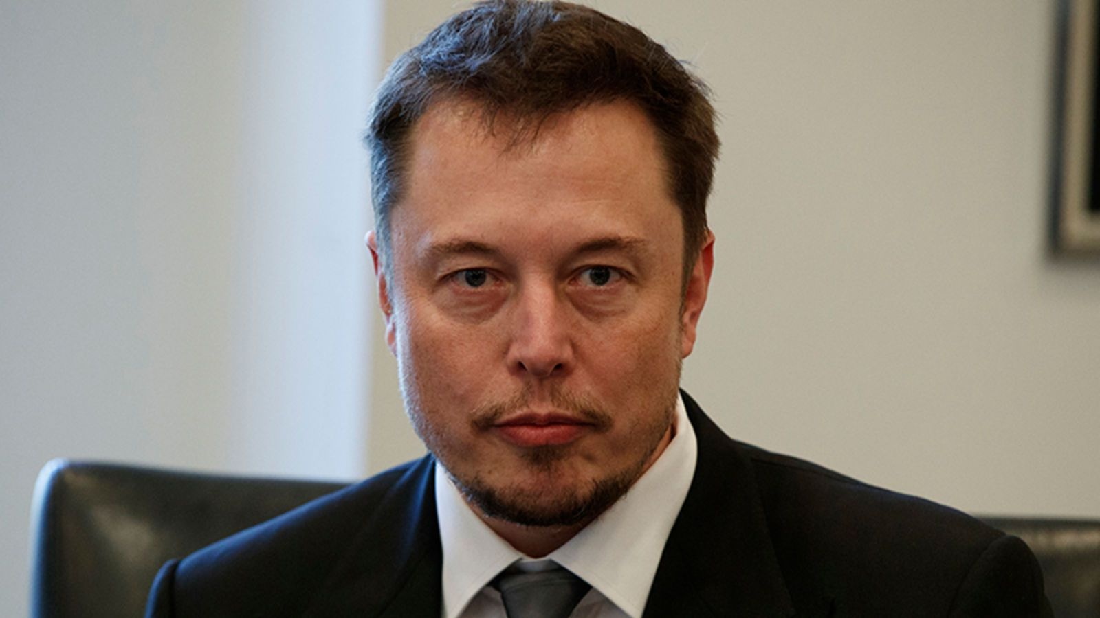 Elon Musk tu chuc anh 1
