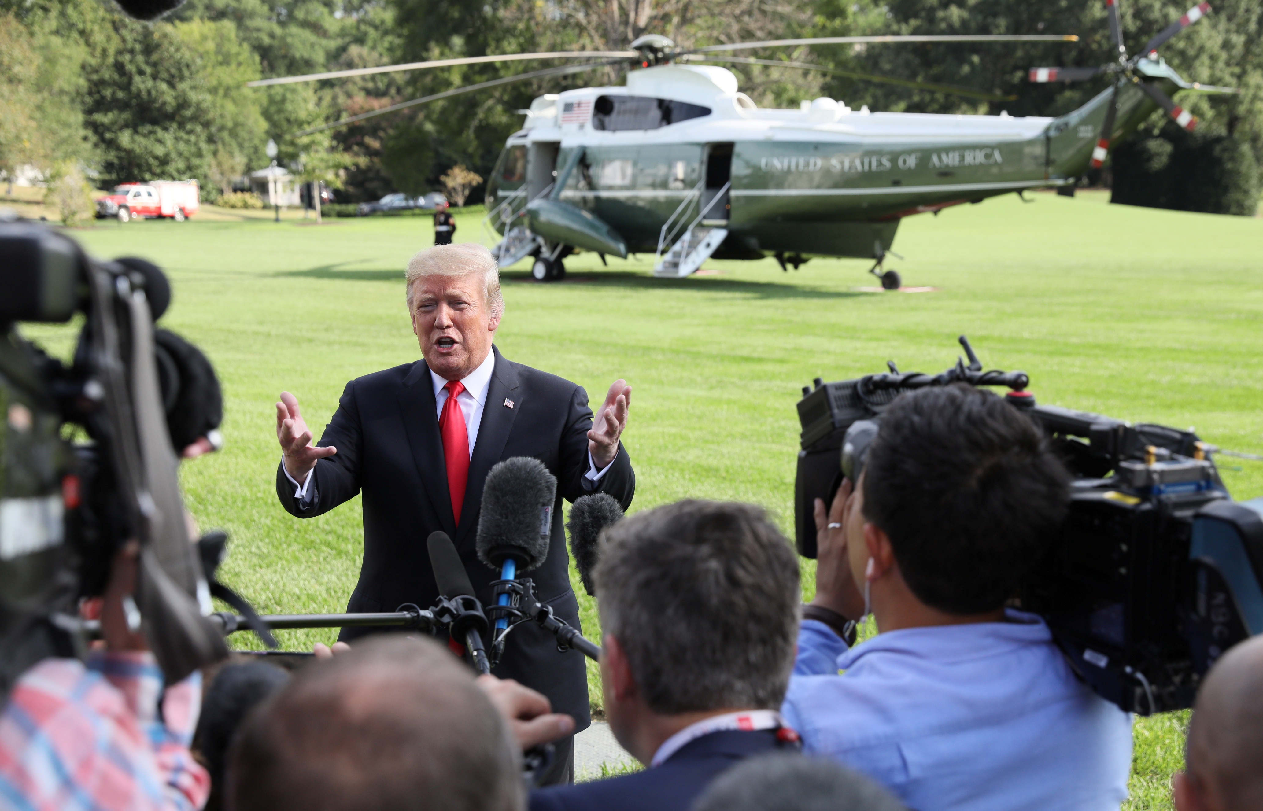 Ivanka Trump tu choi lam dai su anh 1