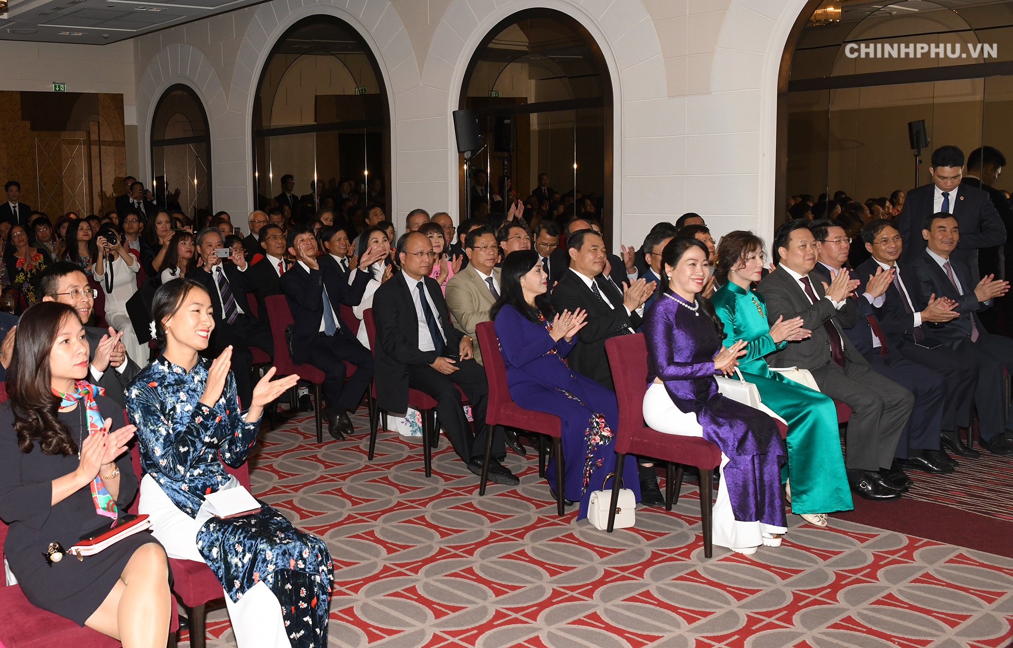 thủ tướng Nguyễn Xuân Phúc ảnh 3 thu tuong Nguyen Xuan Phuc anh 3