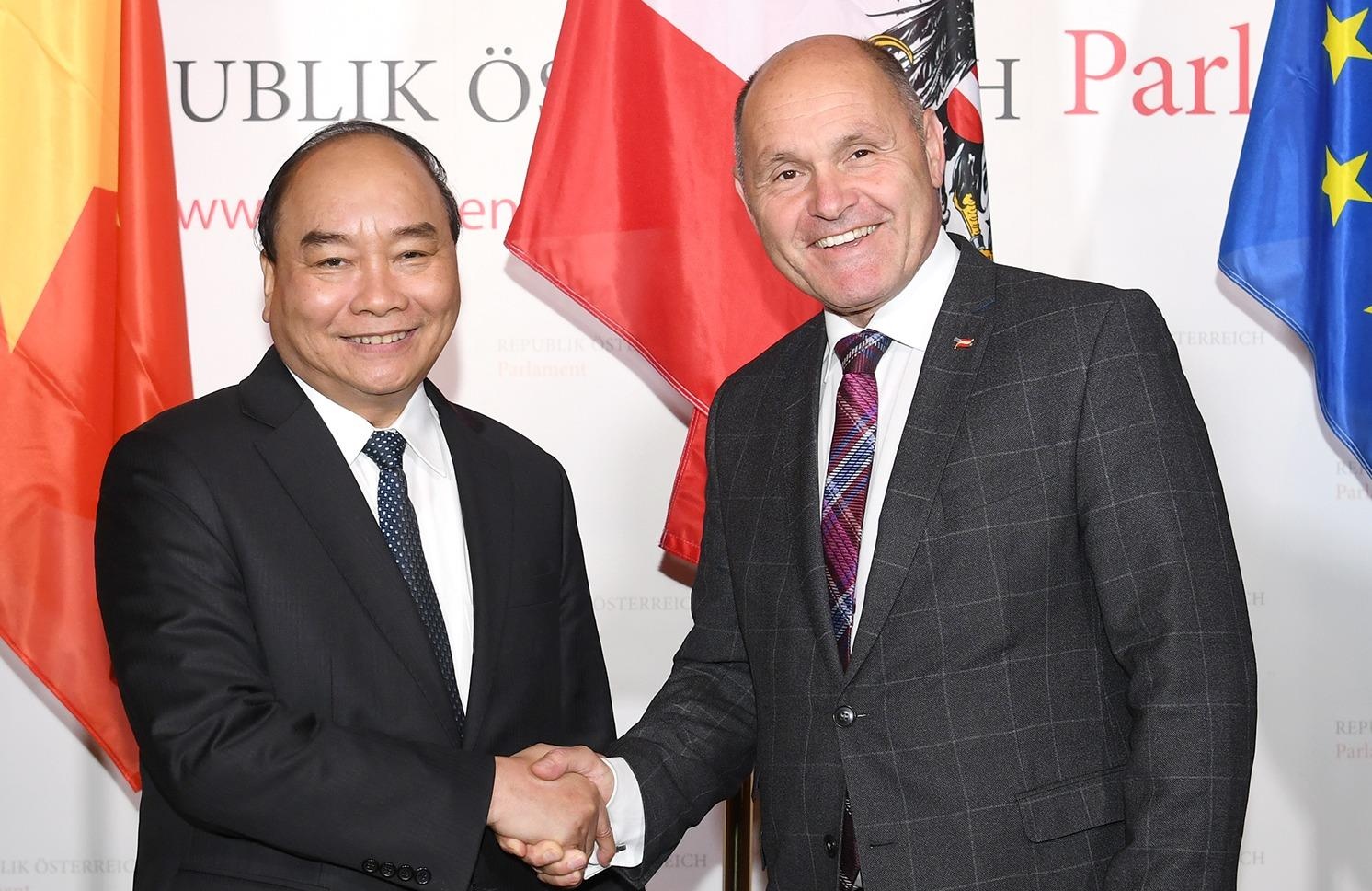 Thu tuong hoi kien chu tich Quoc hoi, chao xa giao Tong thong Ao hinh anh