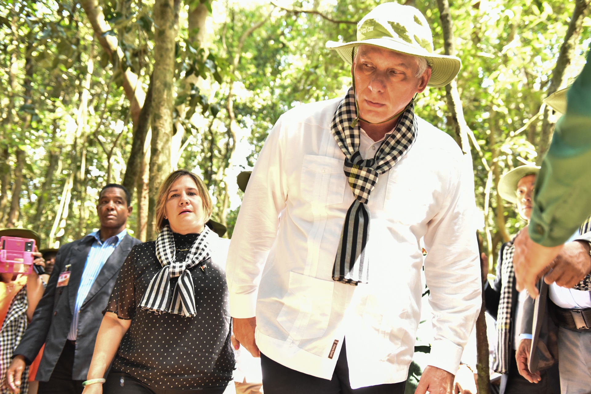 chu tich Cuba tham Cu Chi anh 8