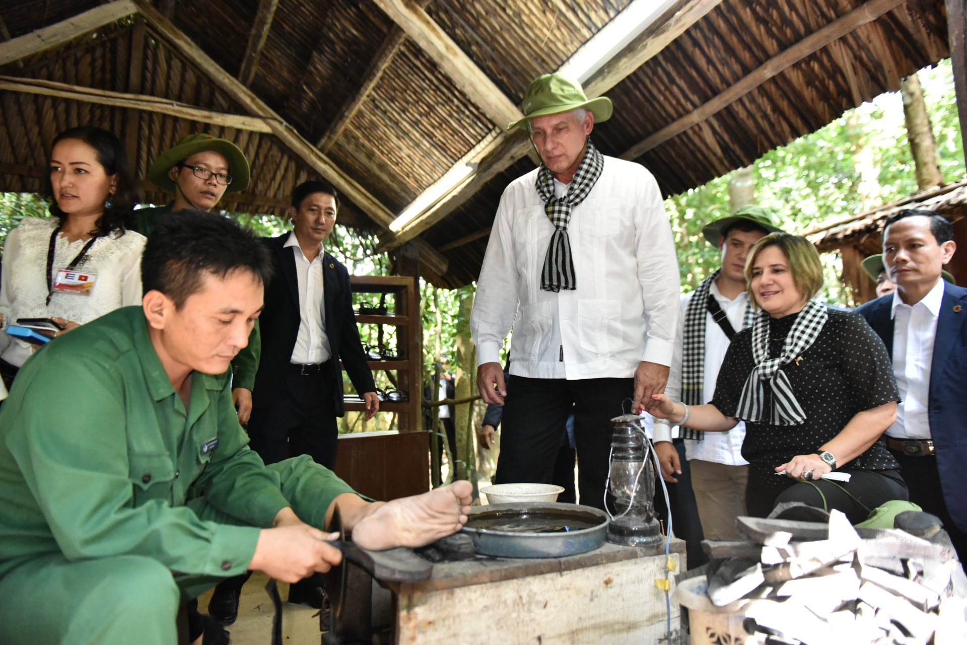 chu tich Cuba tham Cu Chi anh 6