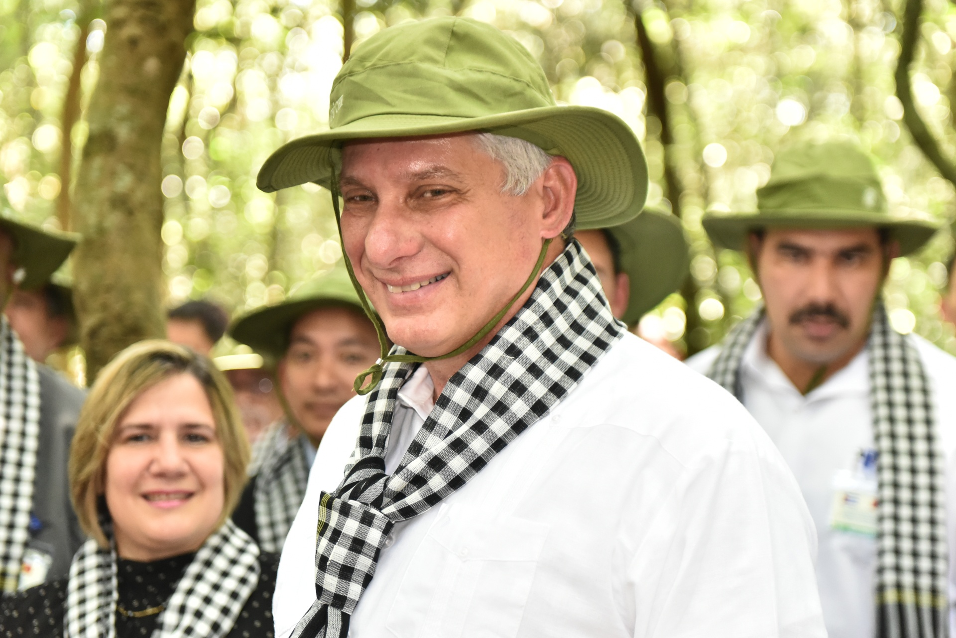 Chu tich Cuba mang khan ran, an com nam tai dia dao Cu Chi hinh anh