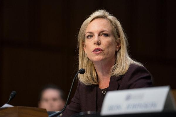 Tong thong Trump se som sa thai them bo truong hinh anh