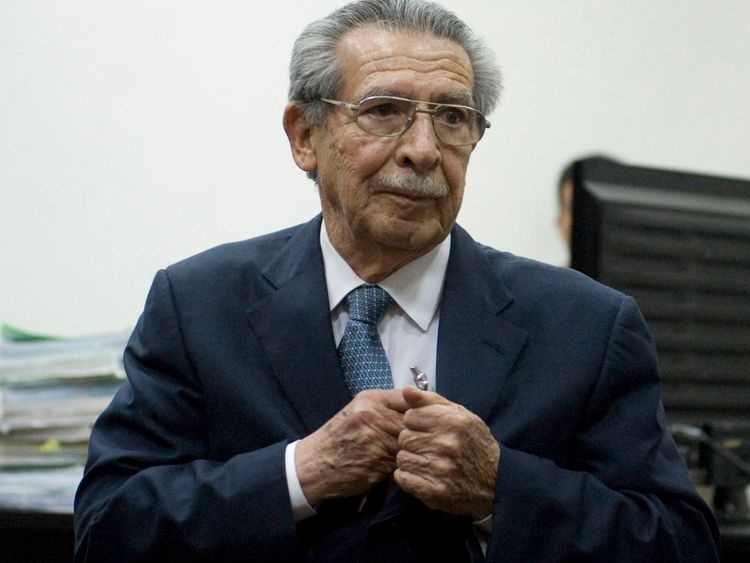 lãnh án tù tội thảm sát ảnh 2 lanh an tu toi tham sat anh 2