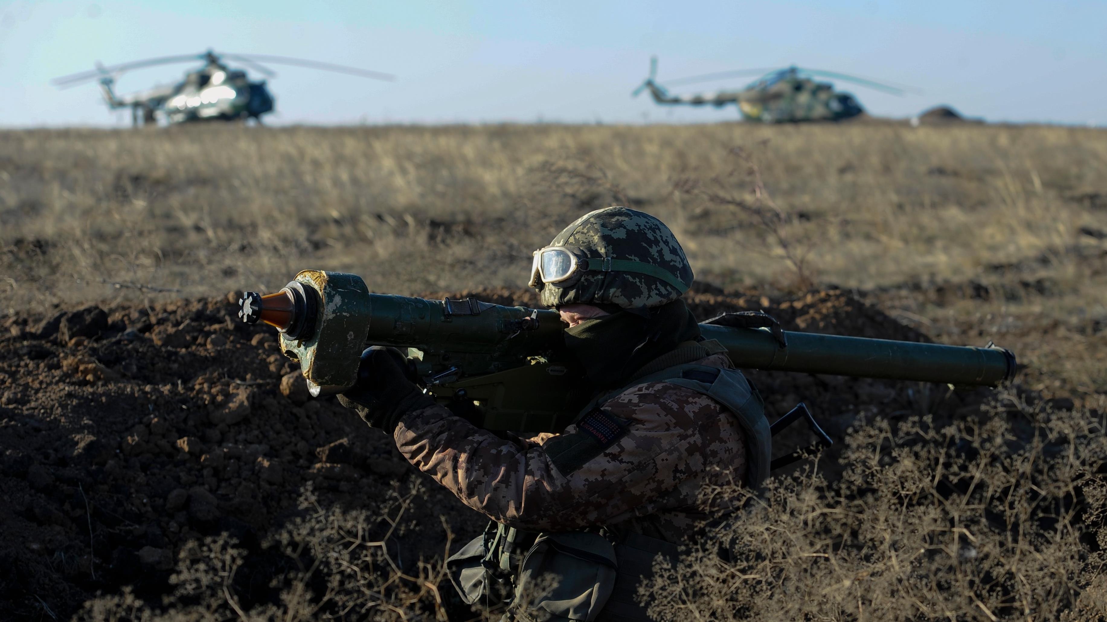 Ukraine ram ro tap tran phong khong, chong do bo tu Nga hinh anh