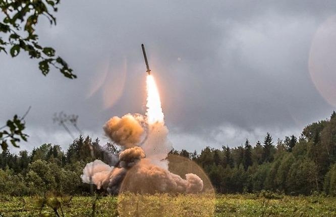 My ra toi hau thu 60 ngay de Nga huy ten lua moi hinh anh