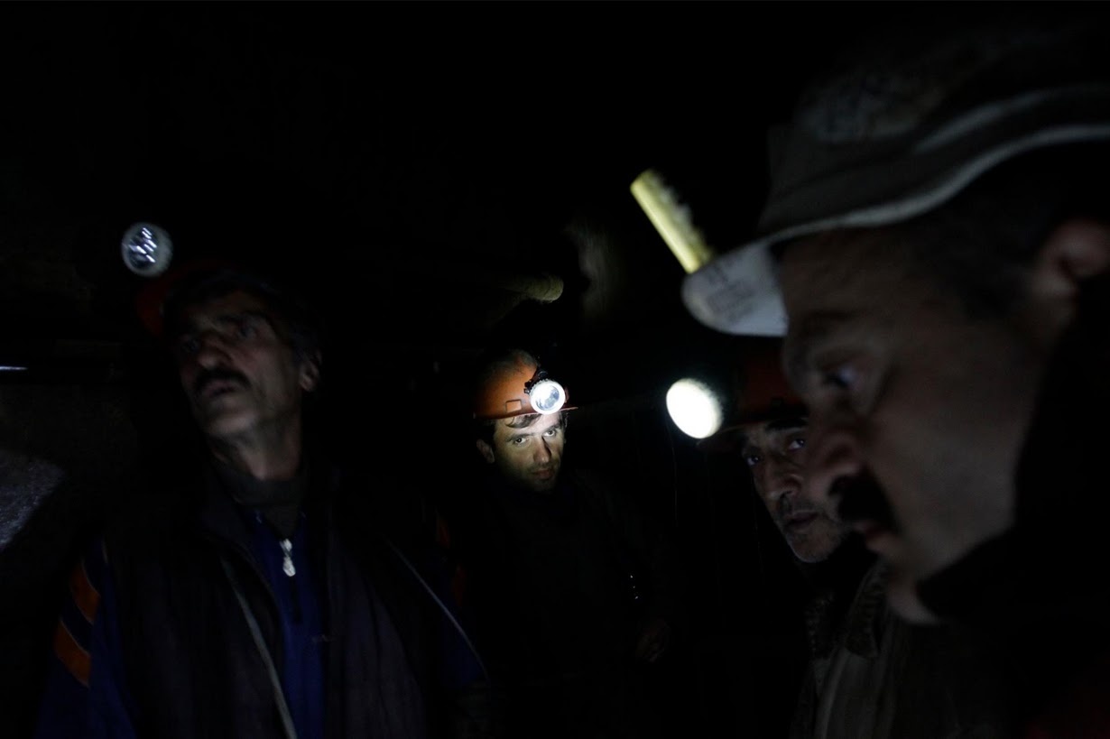 danh cuoc voi tu than duoi ham mo anh 6