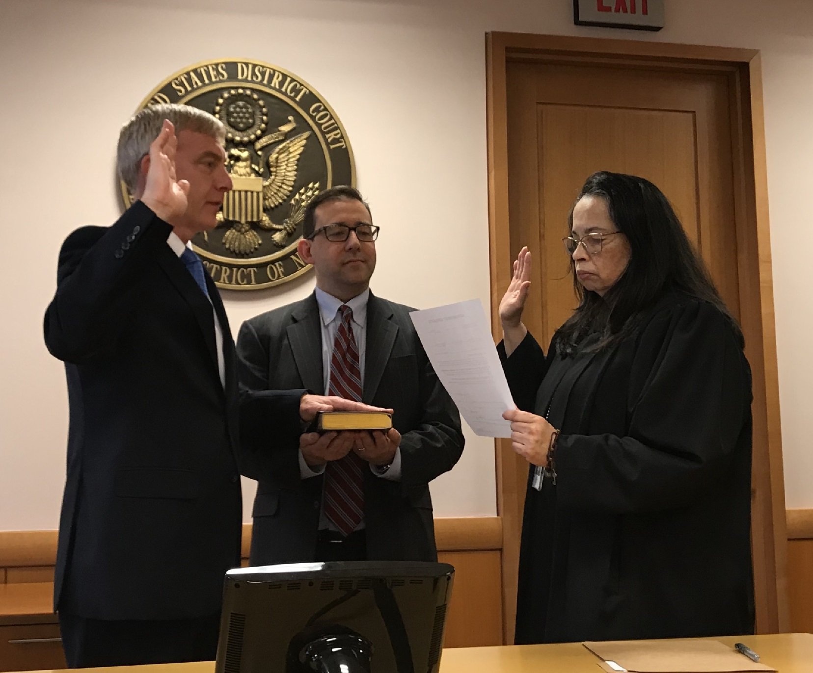 bắt giữ CFO Huawei ảnh 2 bat giu CFO Huawei anh 2