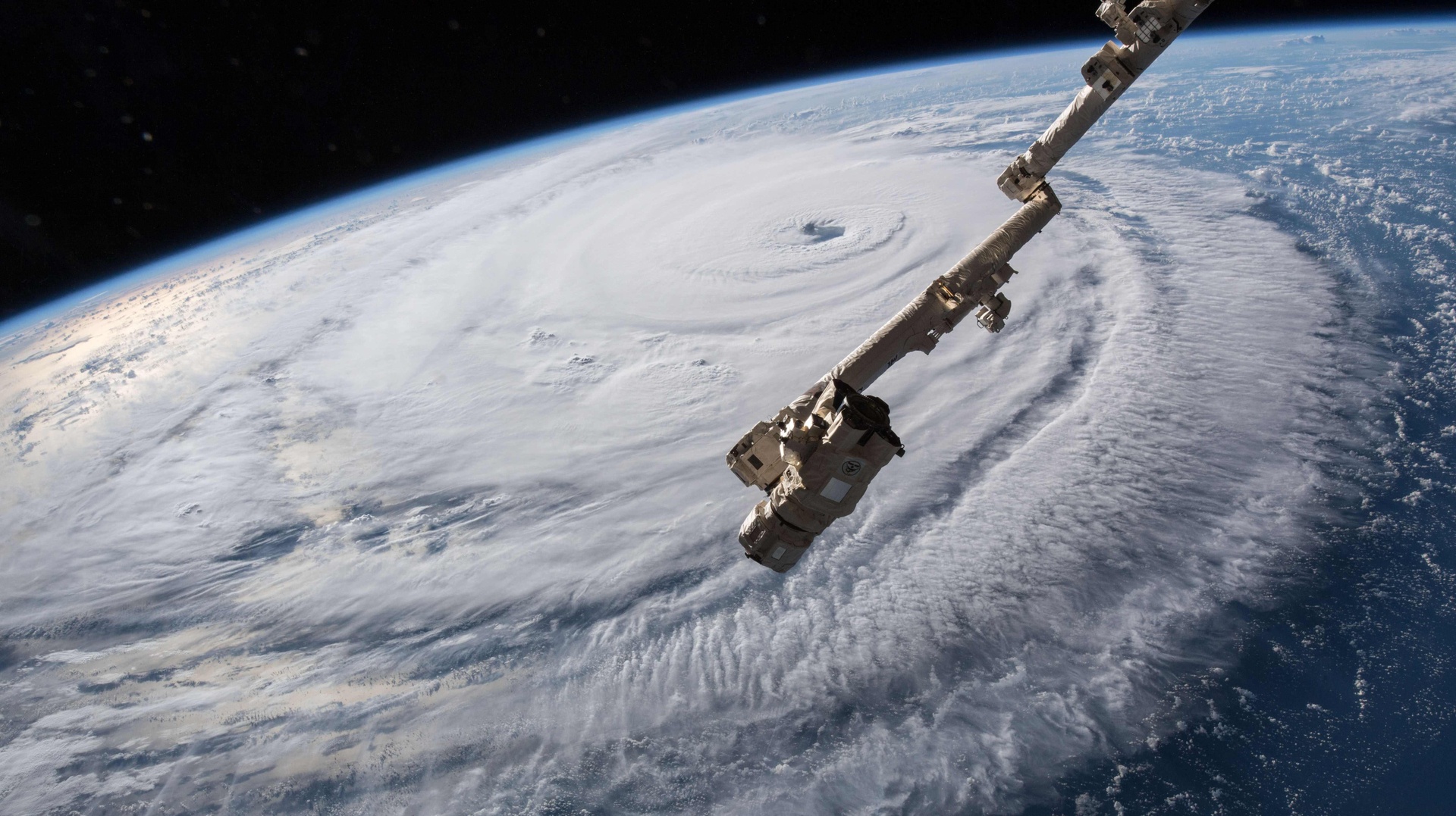 Trung Quoc canh bao My khong duoc 'vu khi hoa' vu tru hinh anh