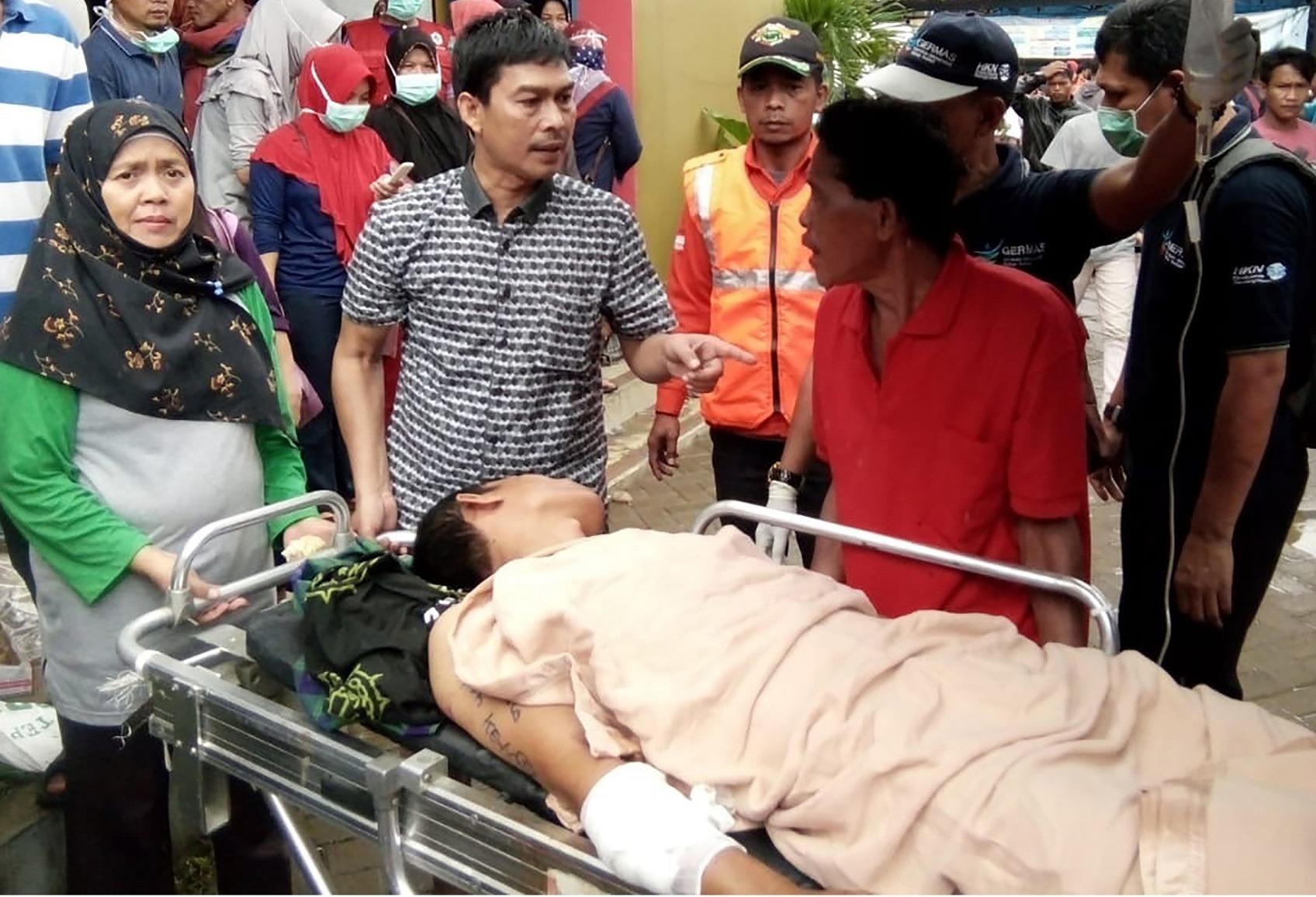 Nhan chung song than Indonesia: 'Toi chi con biet cau nguyen va chay' hinh anh