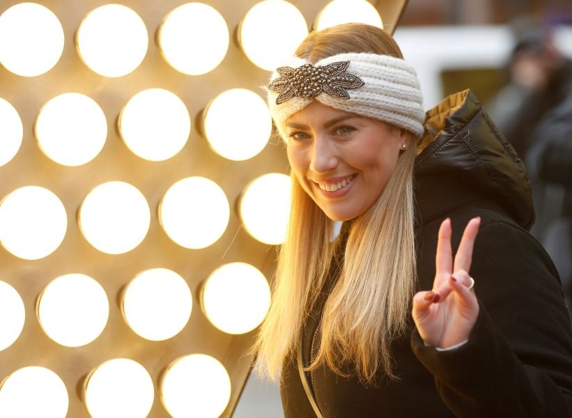 New York rao riet chuan bi qua cau pha le khong lo don giao thua hinh anh