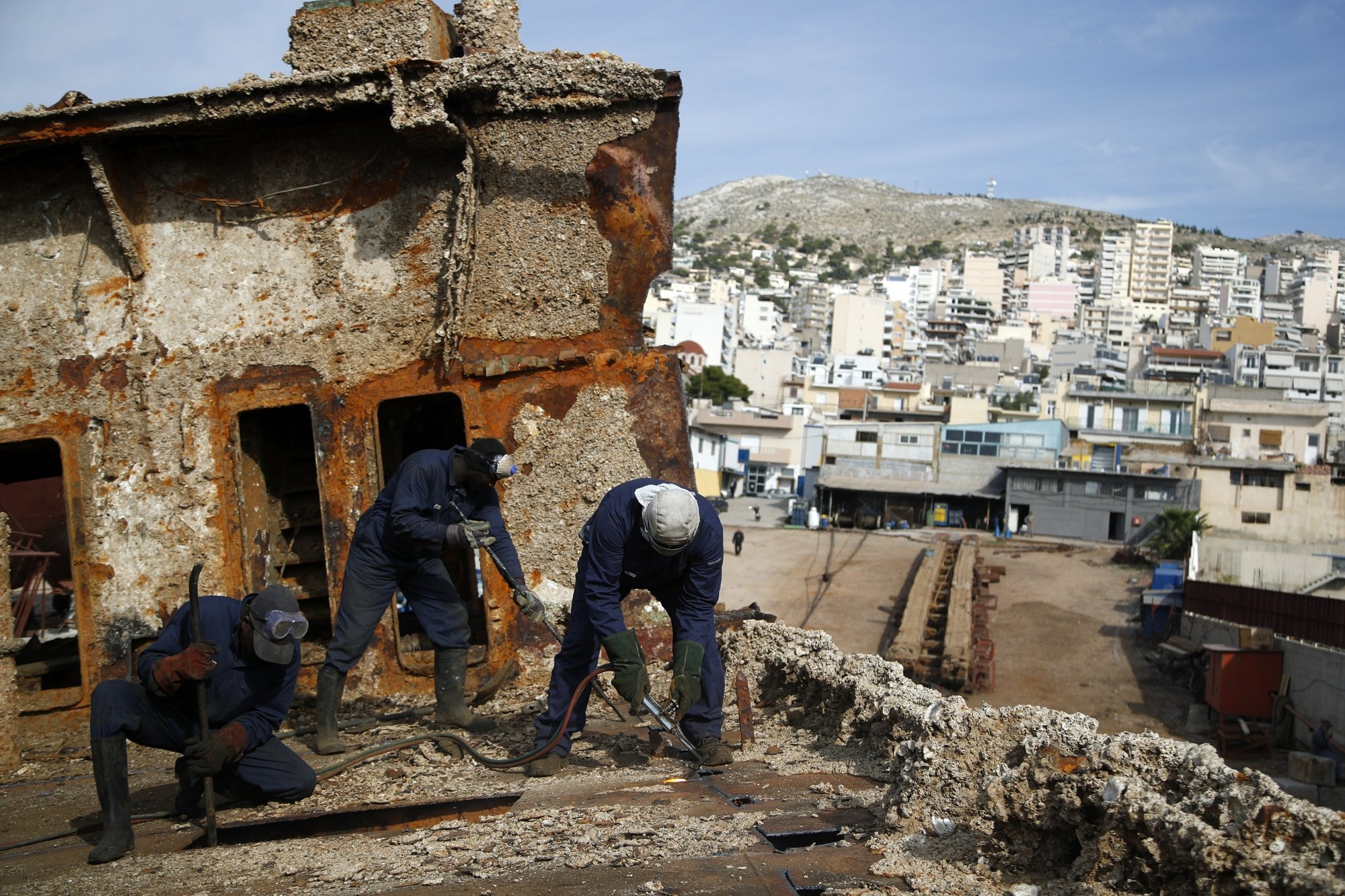 nghia dia tau bien anh 5