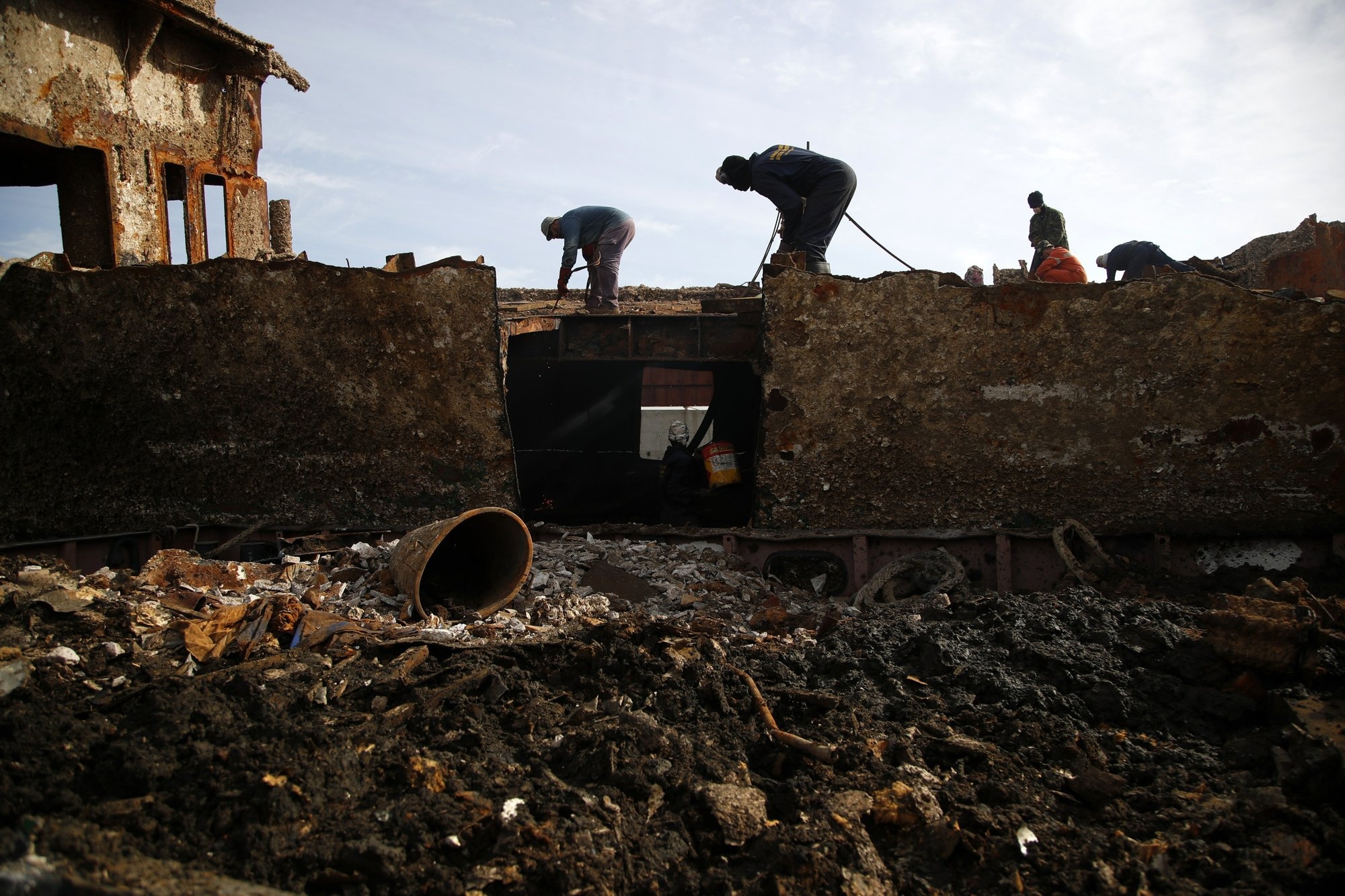 nghia dia tau bien anh 7