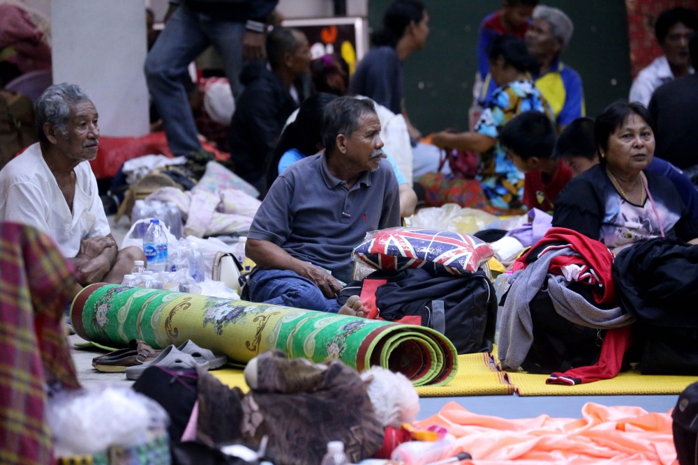 du khách chạy bão ảnh 1 du khach chay bao anh 1