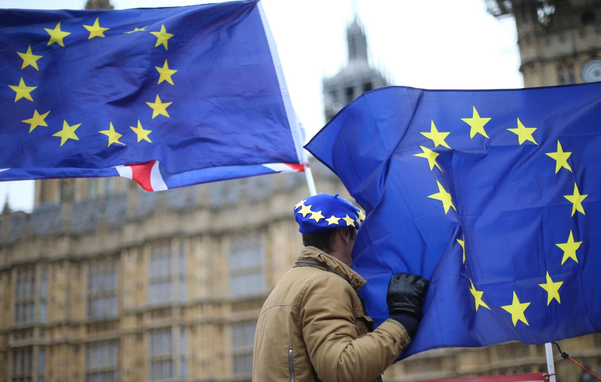 Ngoai truong Duc canh bao Anh dung 'dua gion' voi Brexit hinh anh