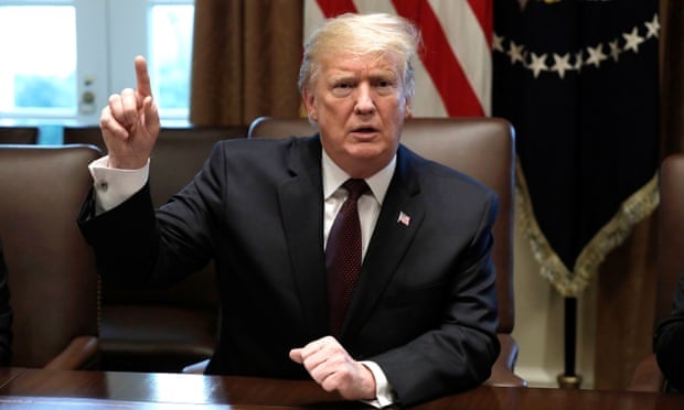 TT Trump 'chiu thua' ba Pelosi, doi ngay doc Thong diep Lien bang hinh anh