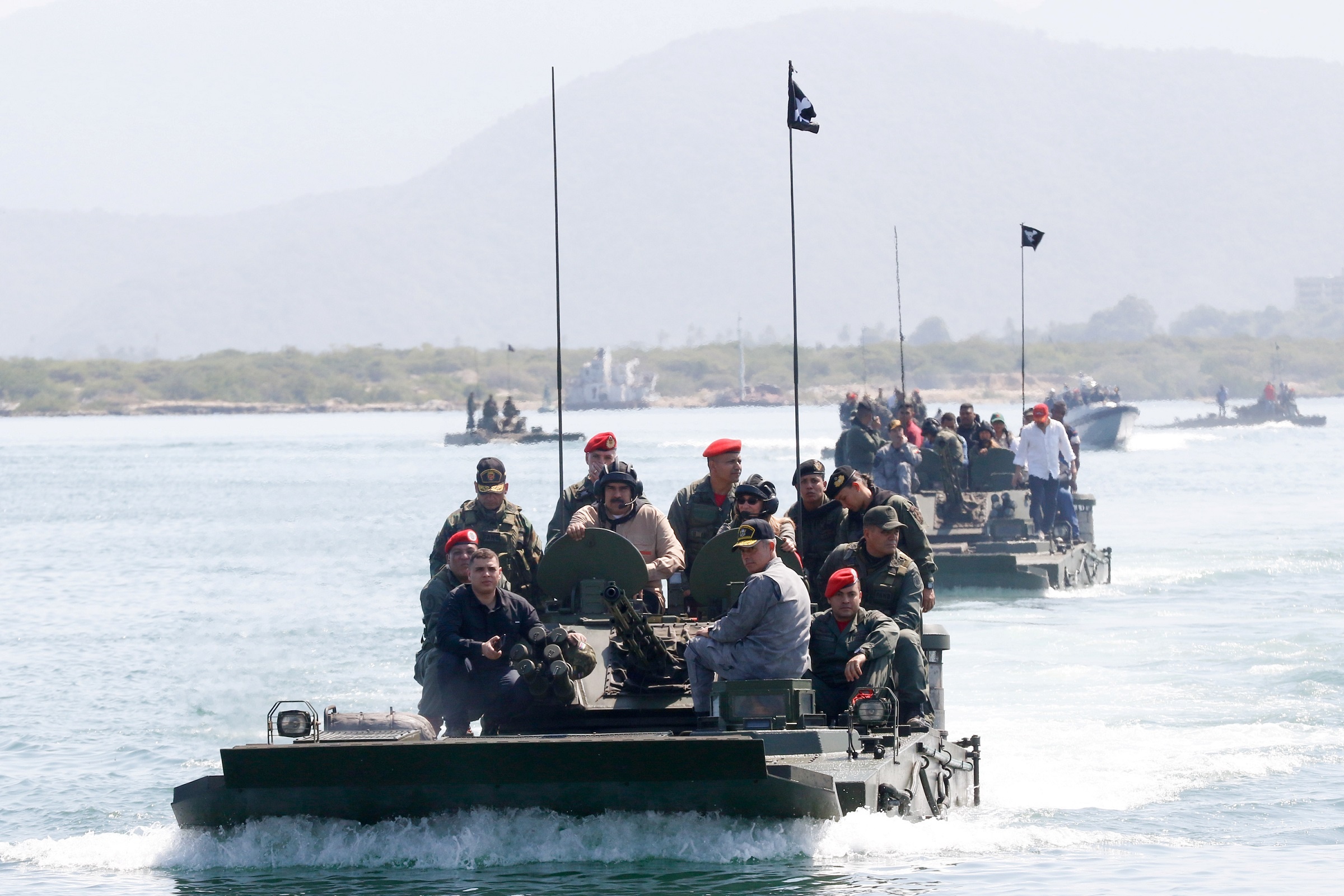 Maduro xem tap tran anh 1