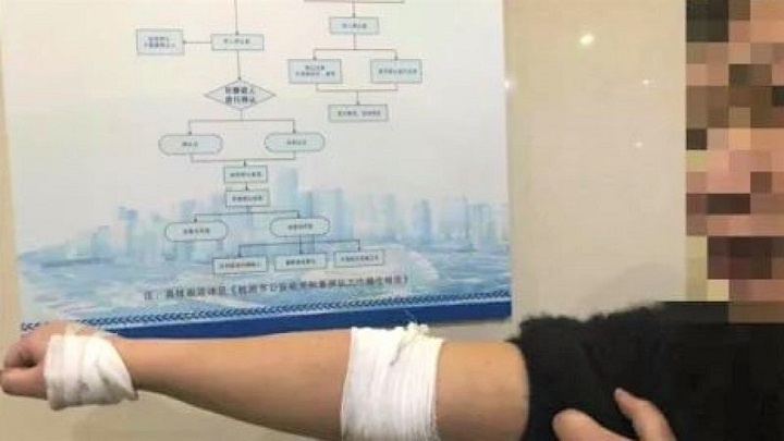 thanh nien dap pha quan bar vi cha me giuc cuoi anh 1