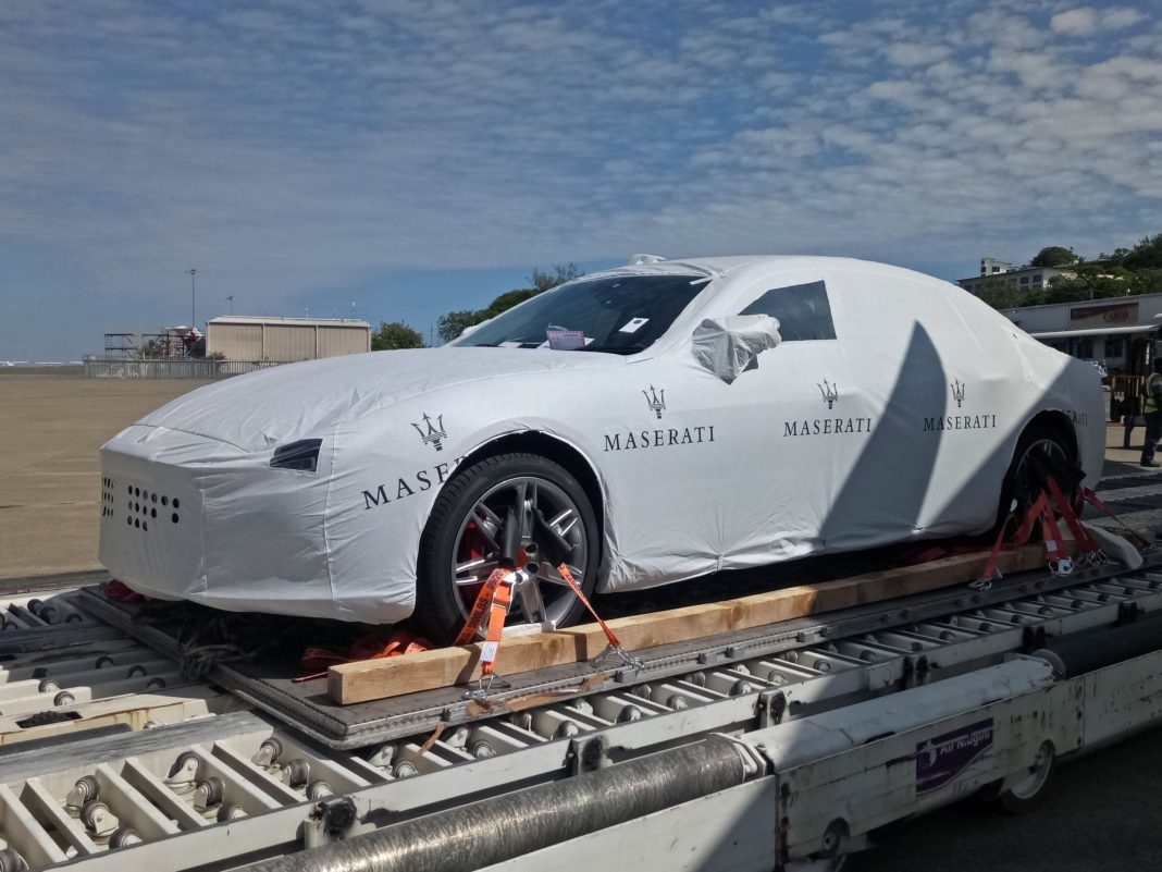 Hang tram xe sang 'mat tich' sau hoi nghi APEC o Papua New Guinea hinh anh