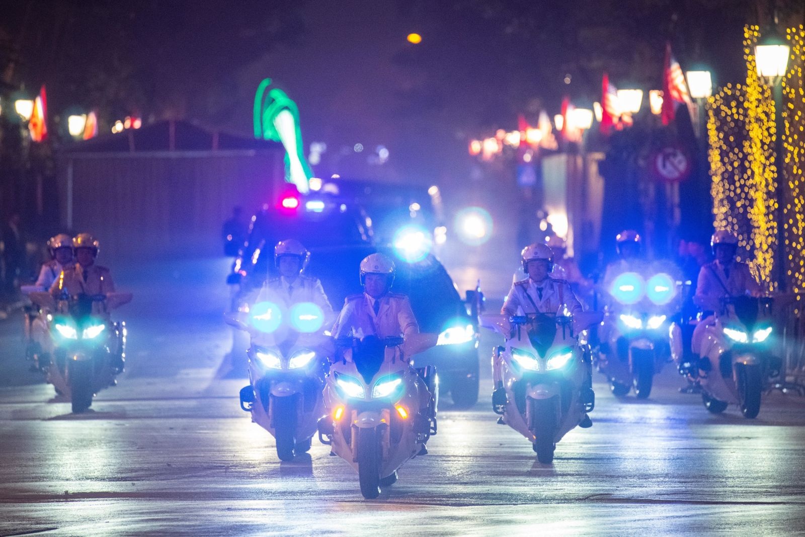 bat ngo tai thuong dinh My - Trieu anh 16