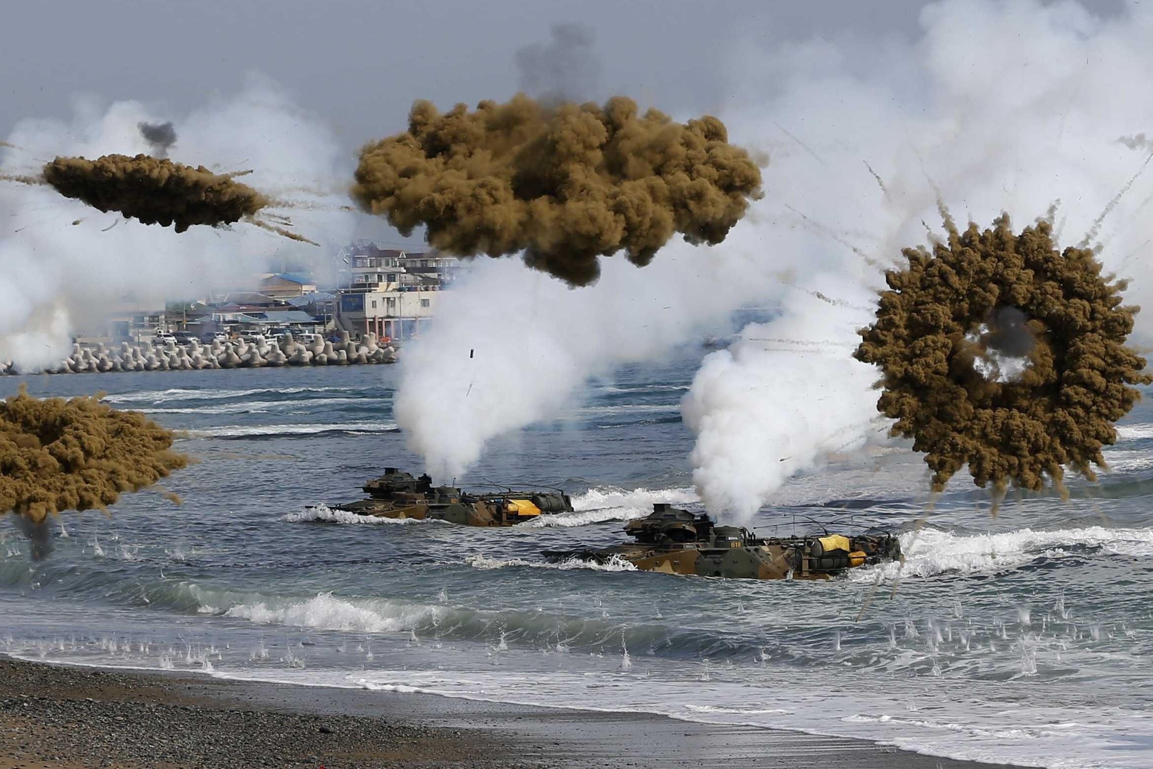 TT Trump: Dung tap tran My - Han khong phai nhuong bo Trieu Tien hinh anh